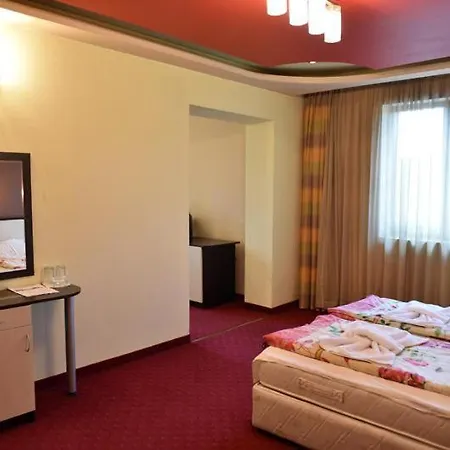 Hotel Семеен Хотел Виктория Dobriniszte